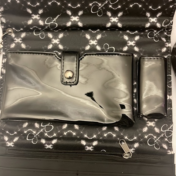 JESSICA SIMPSON ZOE WRISTLET WALLET Black - Picture 4 of 9